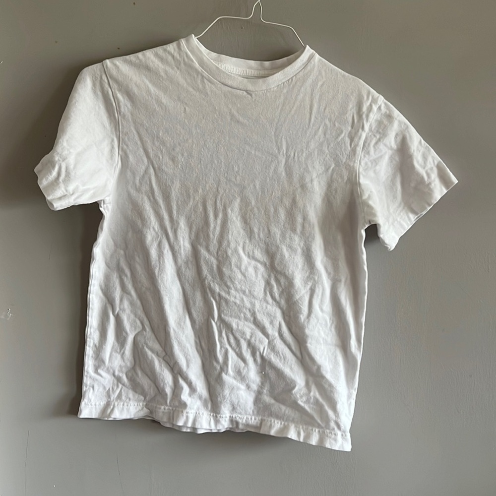 White tee shirt